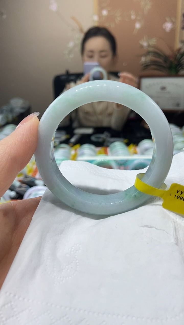 【闪购商品】翡翠手镯未镶嵌53.7圈口