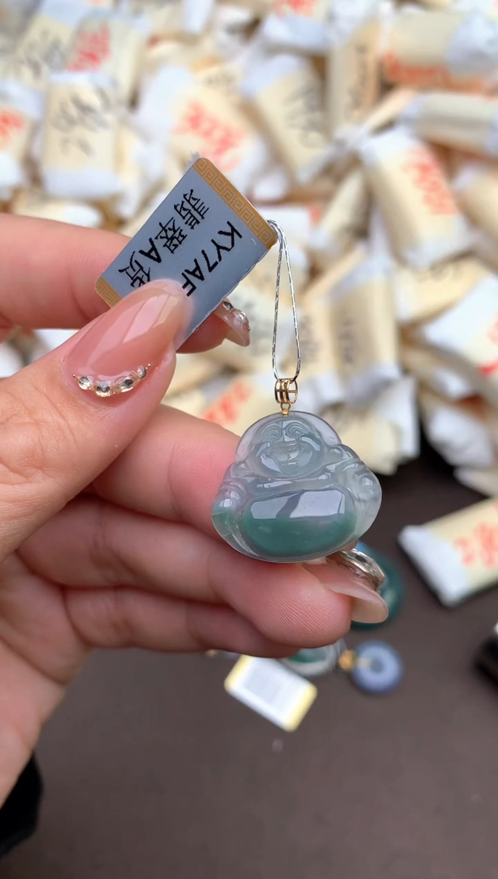 【闪购商品】翡翠挂件18K金镶嵌— 