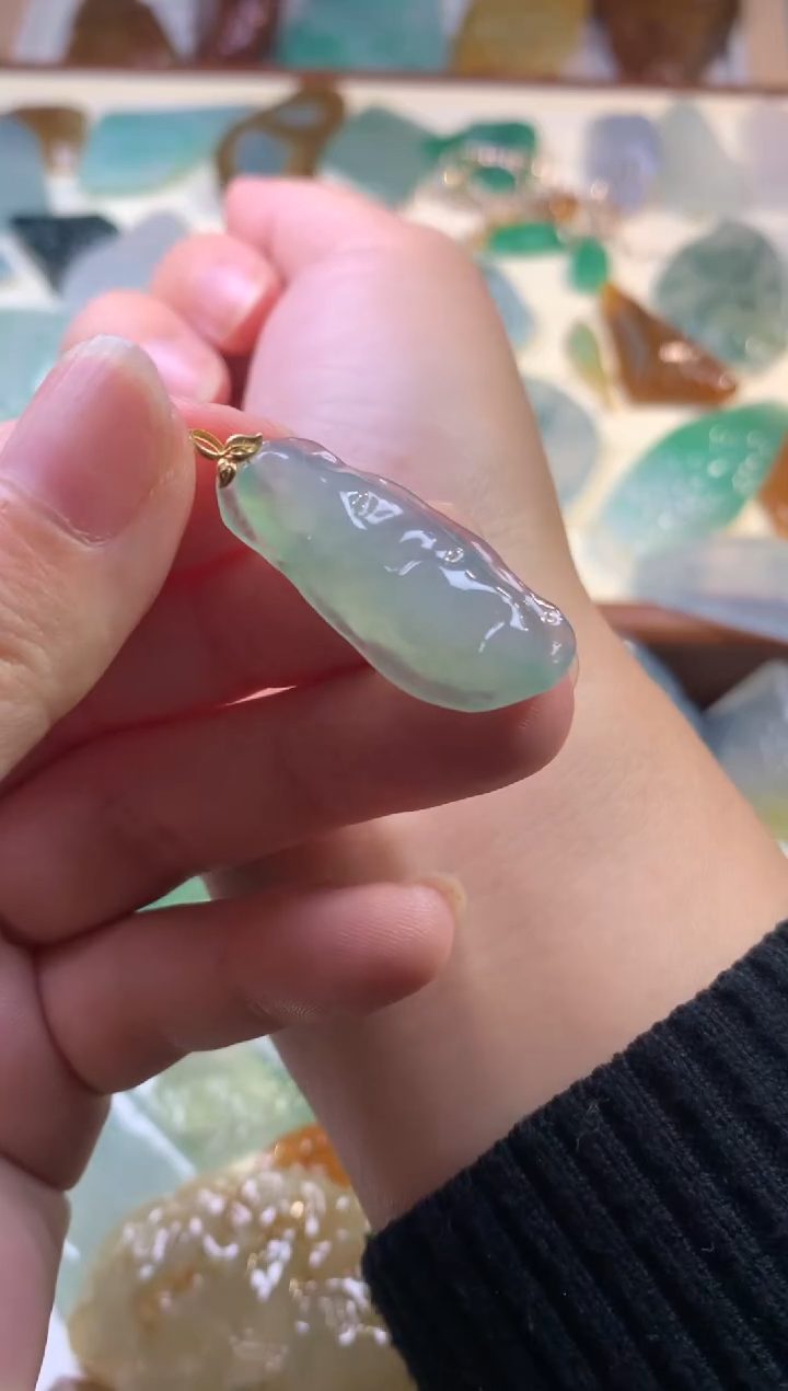 【闪购商品】翡翠颈饰18K金镶嵌吊坠