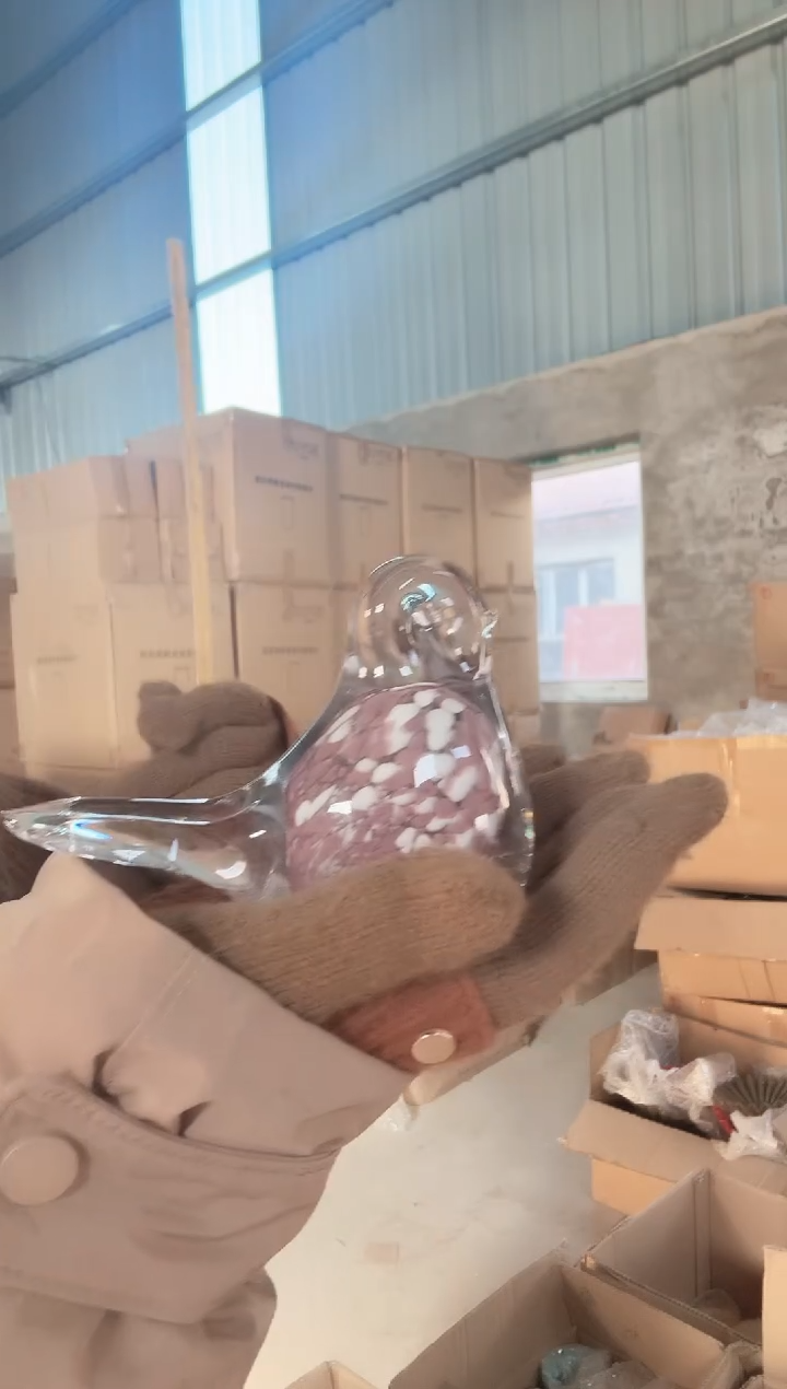 132直播玻璃花瓶