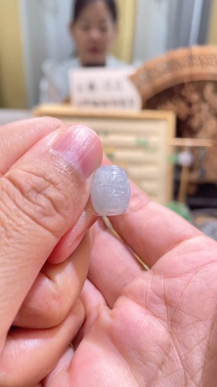 颈饰未镶嵌翡翠唔**啦路路通