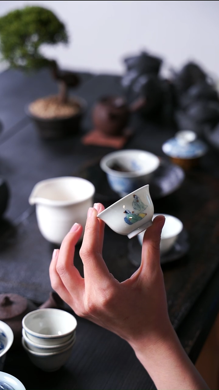 ?****理斗彩品茗杯一件