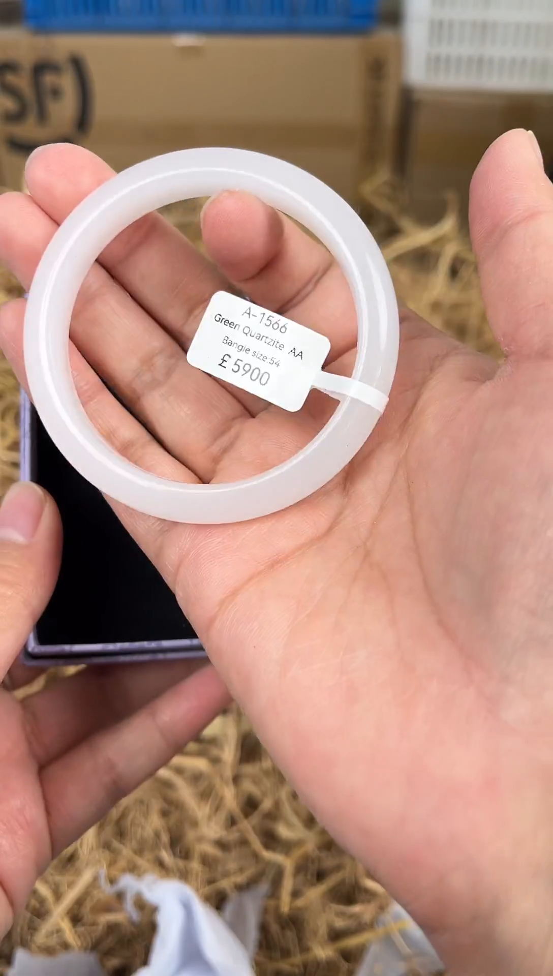 未镶嵌手镯石英质玉A1566