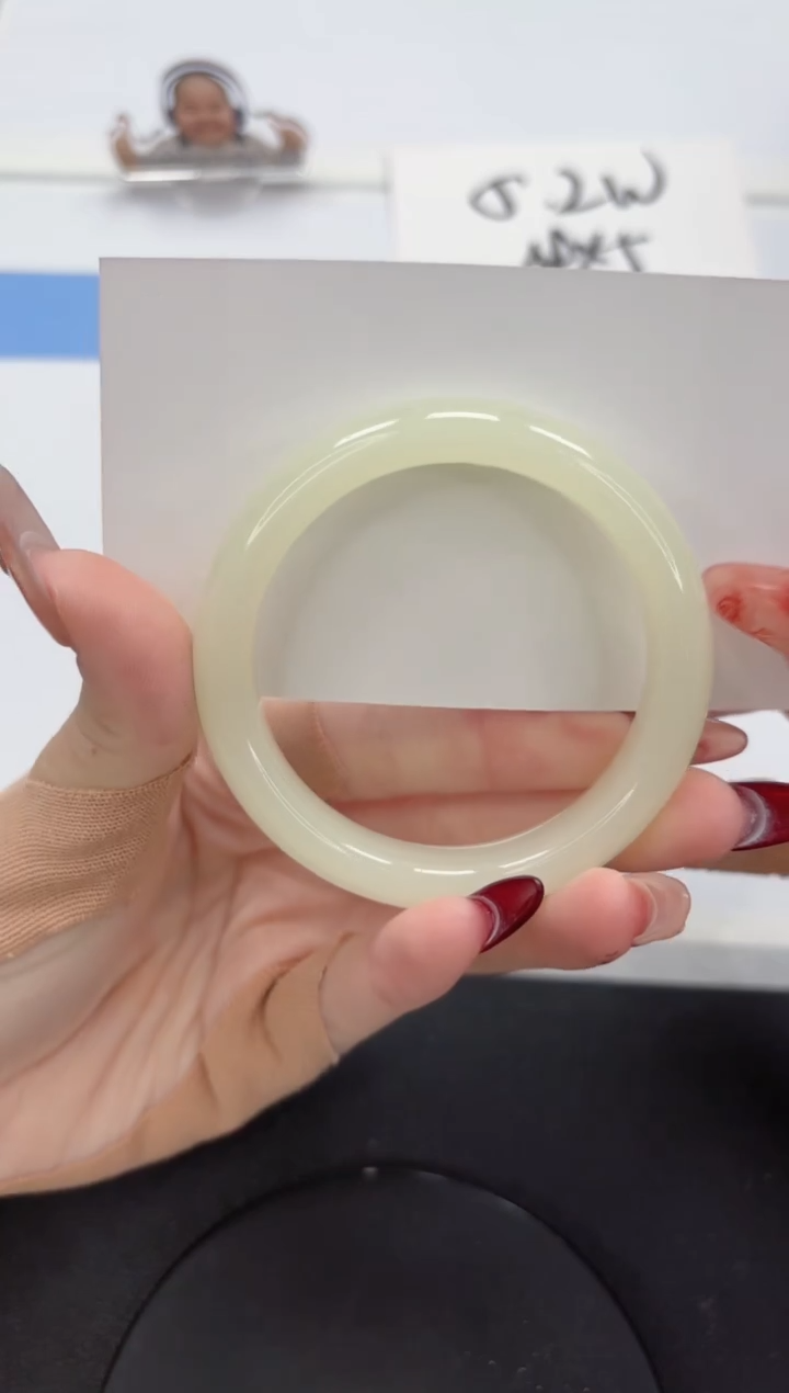 【闪购商品】石英质玉手镯未镶嵌A102-54