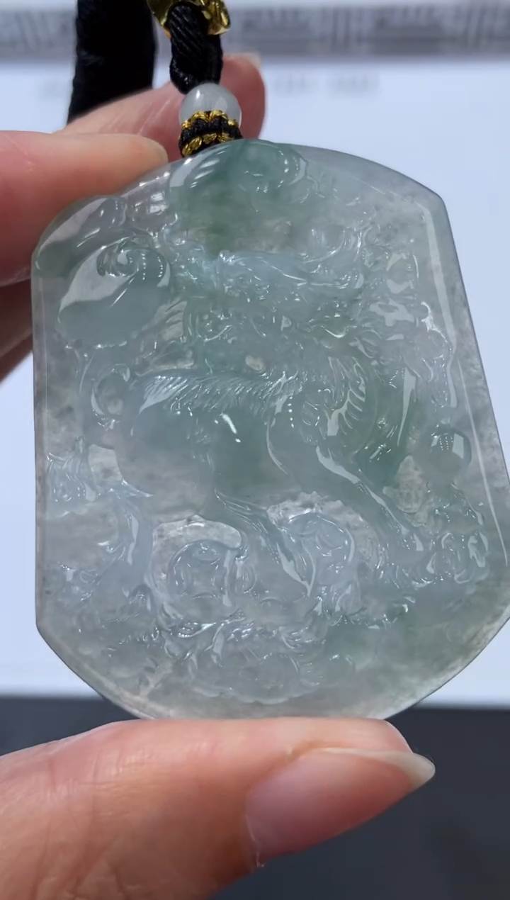 未镶嵌挂件翡翠379574   多人