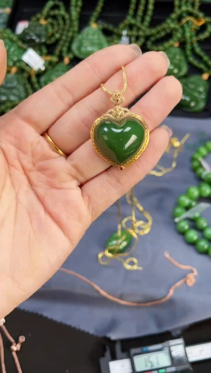 【闪购商品】和田玉吊坠18K金镶嵌多样性发一