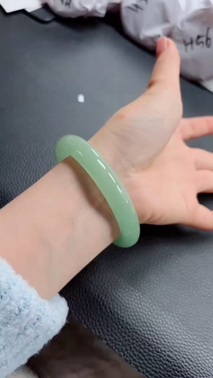 【闪购商品】石英质玉手镯未镶嵌443