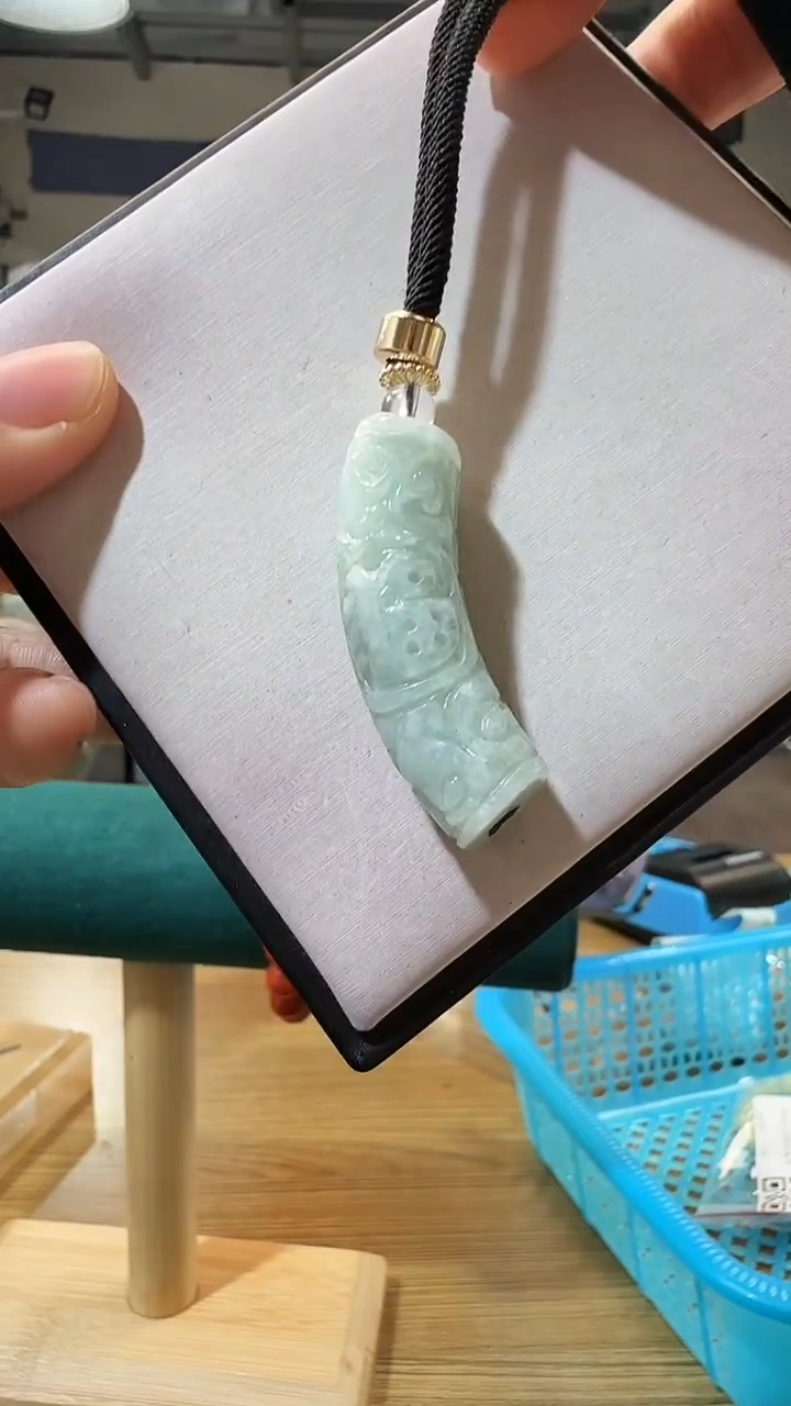 吊坠(赠链)未镶嵌翡翠优0358