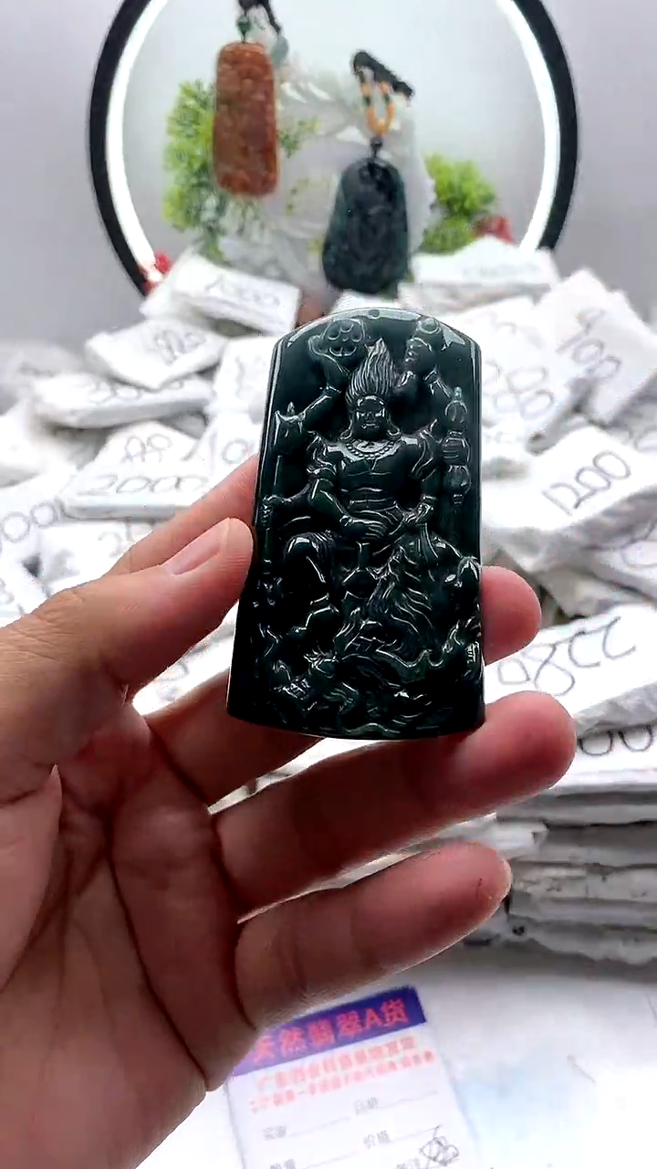 【闪购商品】翡翠颈饰未镶嵌不动明王