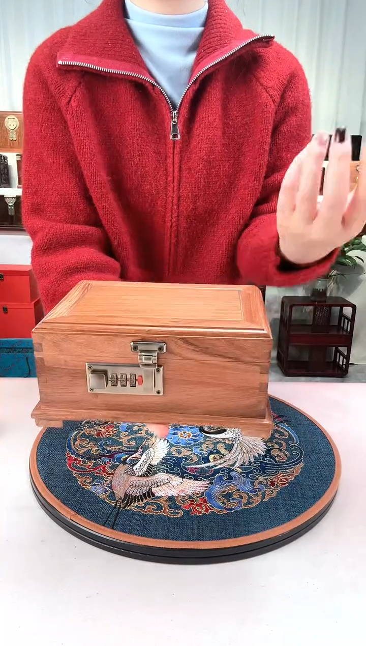 花梨木类成套家具素面密码首饰盒