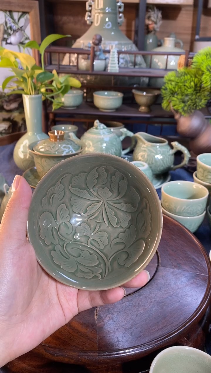 900068手工刻花 小斗笠杯1只