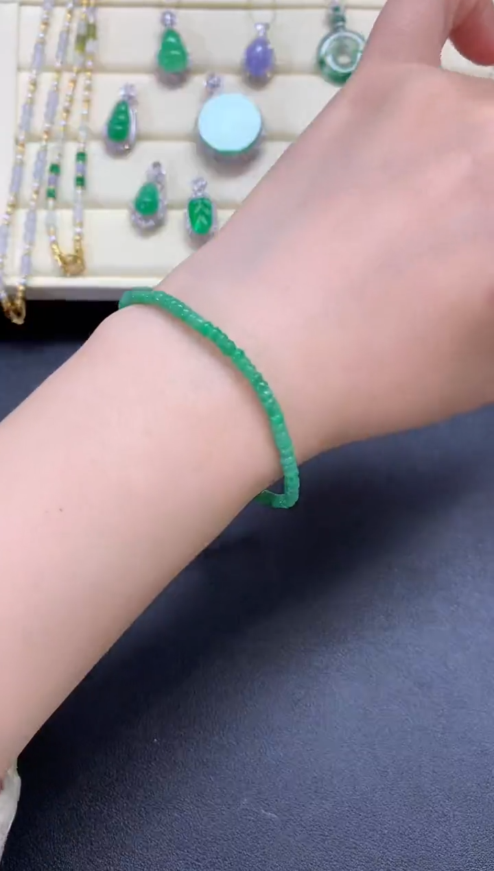 【闪购商品】翡翠未镶嵌颈饰Q817 多样性发一件