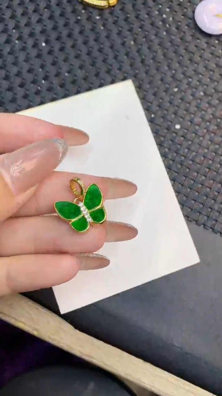 颈饰未镶嵌翡翠1