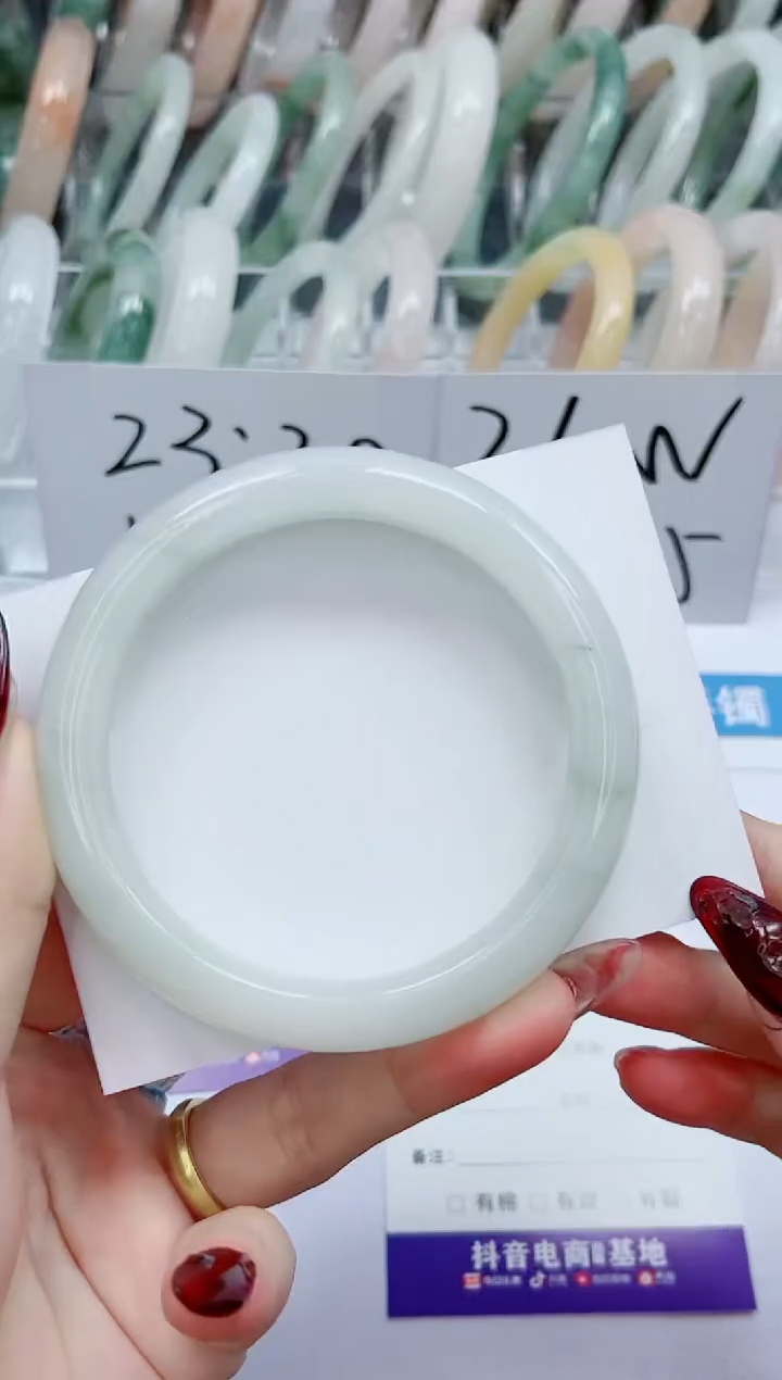 【闪购商品】石英质玉手镯未镶嵌205-62