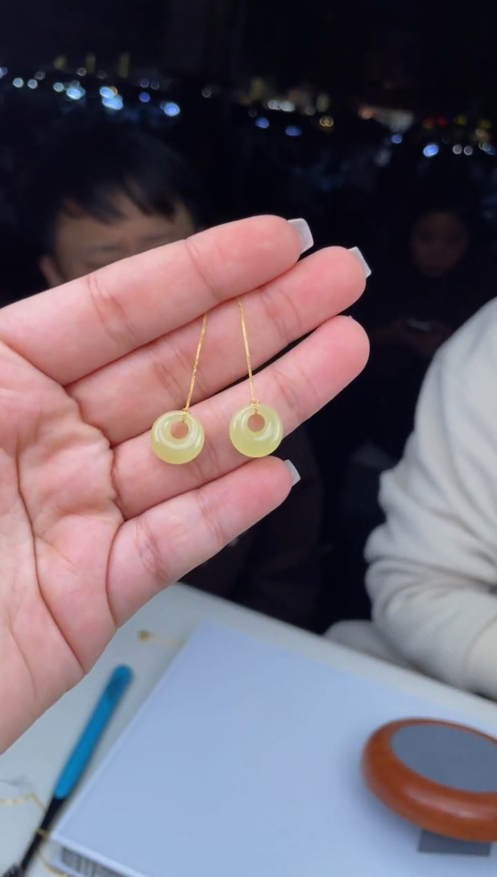 【闪购商品】定制和田玉18K金镶嵌天然和田玉拍一发一