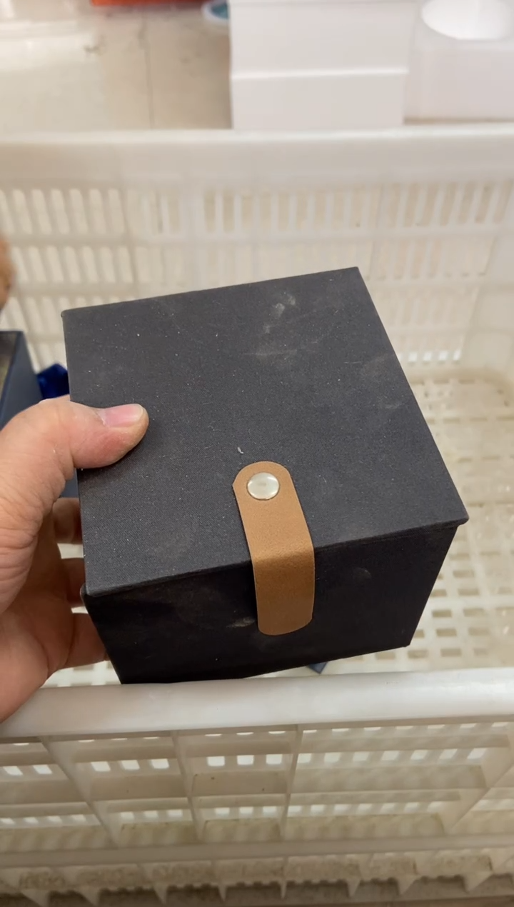 无运费险有瑕疵的摄影的产品有使用过的痕迹有点脏介意勿拍