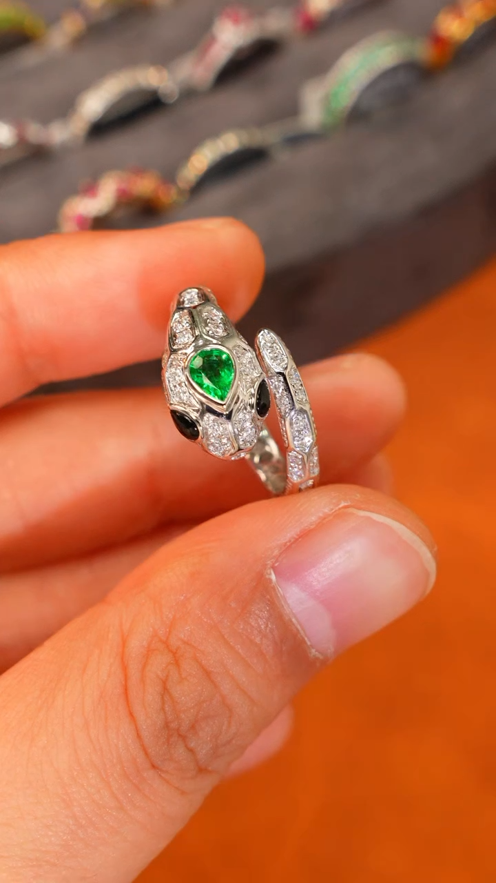 【闪购商品】祖母绿戒指18K金镶嵌潘潘0.15ct