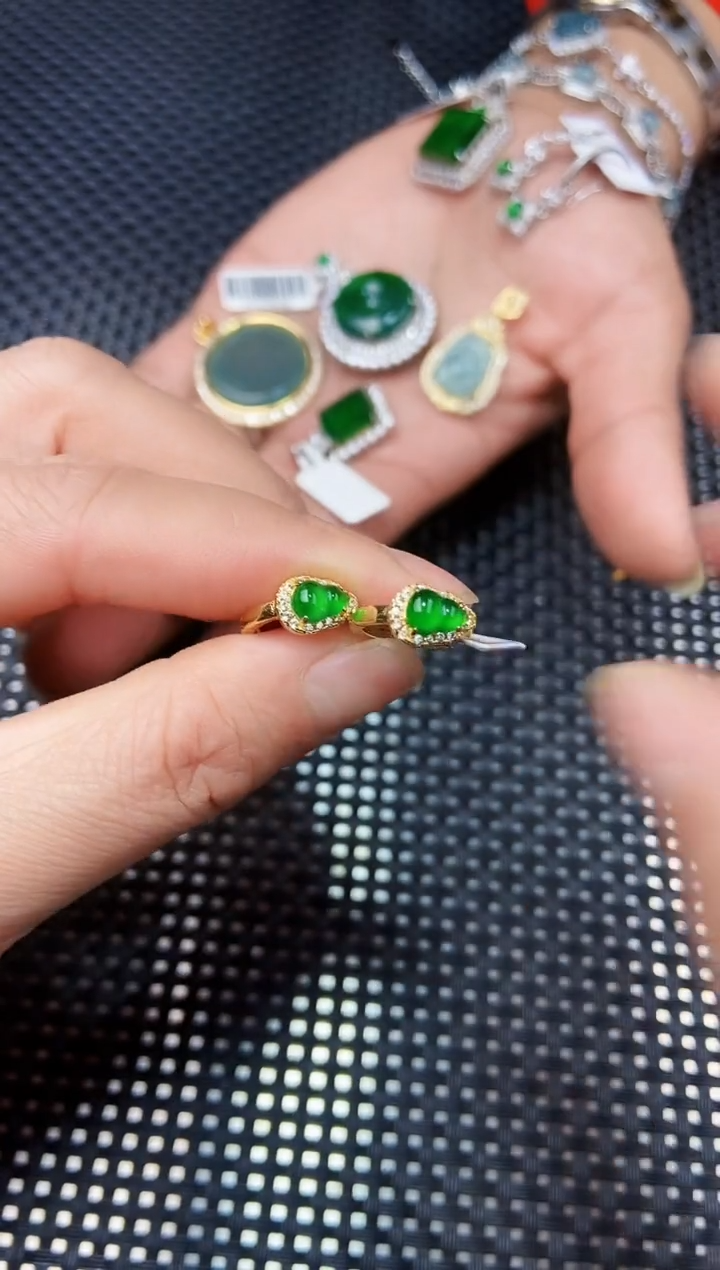 【闪购商品】翡翠耳饰未镶嵌111111111