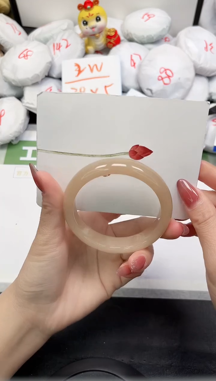 【闪购商品】石英质玉手镯未镶嵌373-59.7