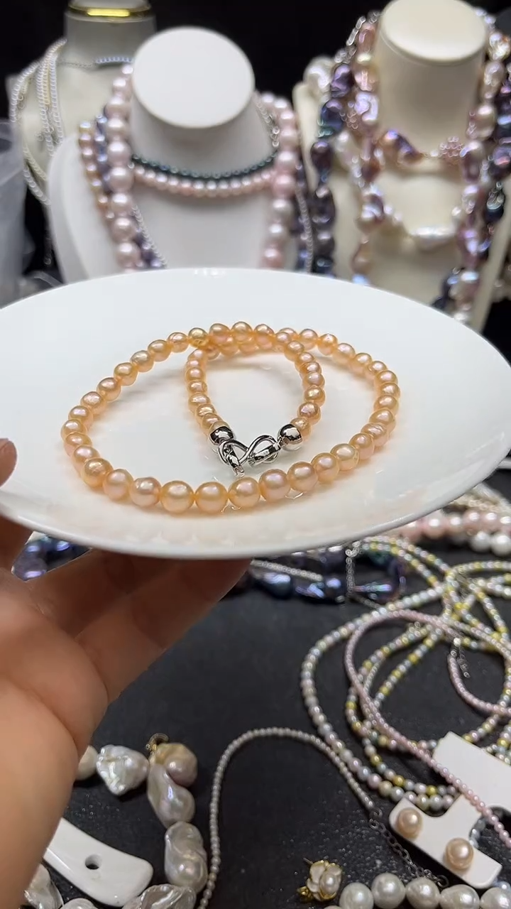 颈饰未镶嵌淡水珍珠多人