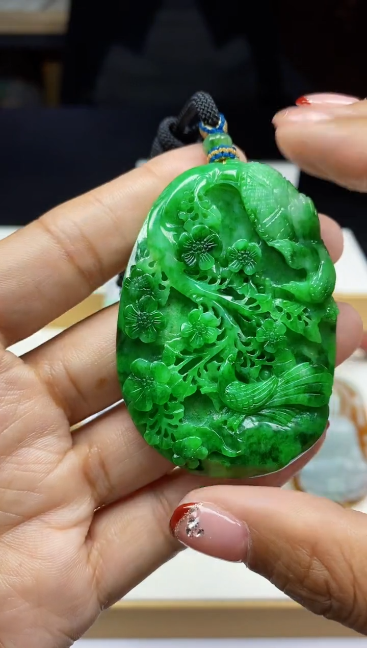 【闪购商品】翡翠颈饰未镶嵌翡翠A货