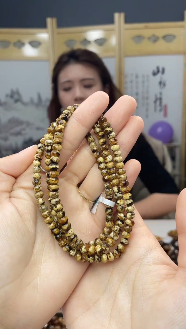 【闪购商品】琥珀裸石未镶嵌5+干白花108