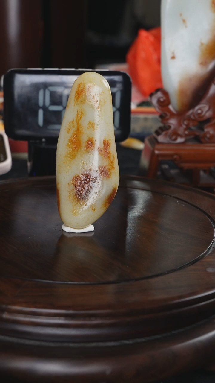 颈饰未镶嵌和田玉一**秋和田玉原石