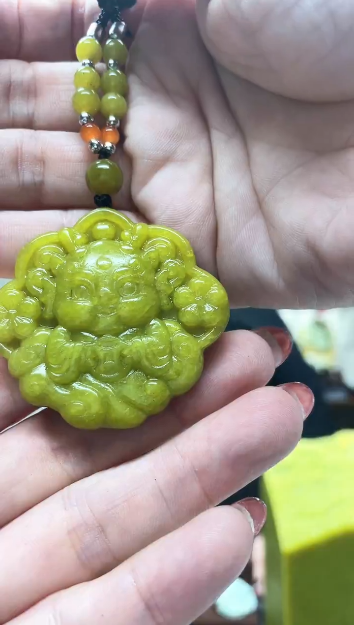 未镶嵌岫玉吊坠`