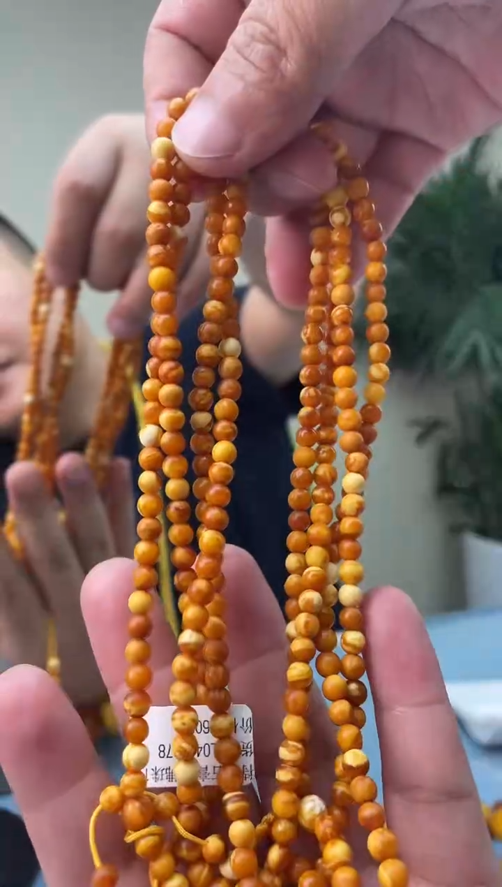 未镶嵌蜜蜡珠宝奇石011，假一罚十多样性发其一