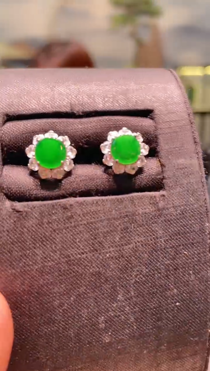 【闪购商品】翡翠耳饰银S925镶嵌A7天然A货翡翠