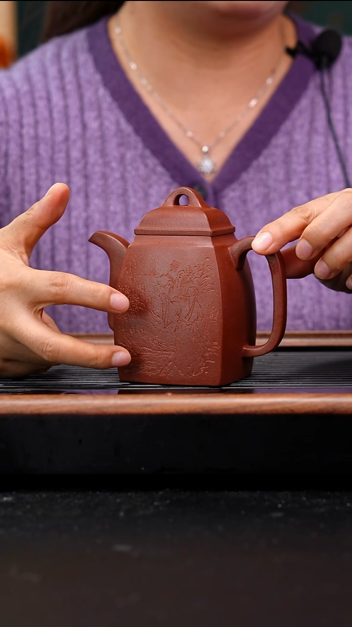 茶壶紫砂红皮龙汉方刻绘李白（站着）280