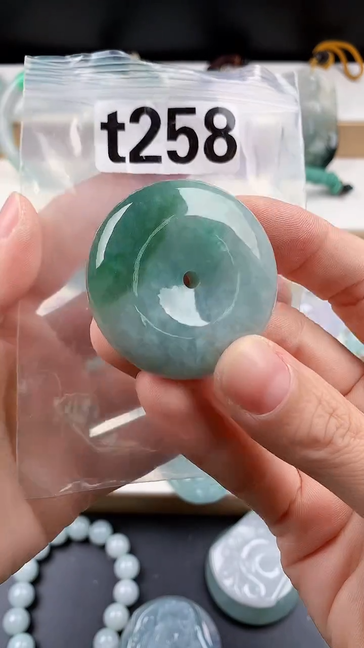 颈饰未镶嵌翡翠天然翡翠吊坠挂件