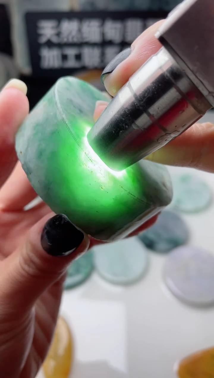 【闪购商品】翡翠颈饰未镶嵌3584.......