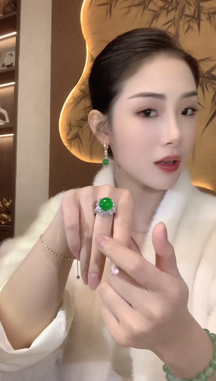 【闪购商品】翡翠耳饰18K金镶嵌A88翡翠
