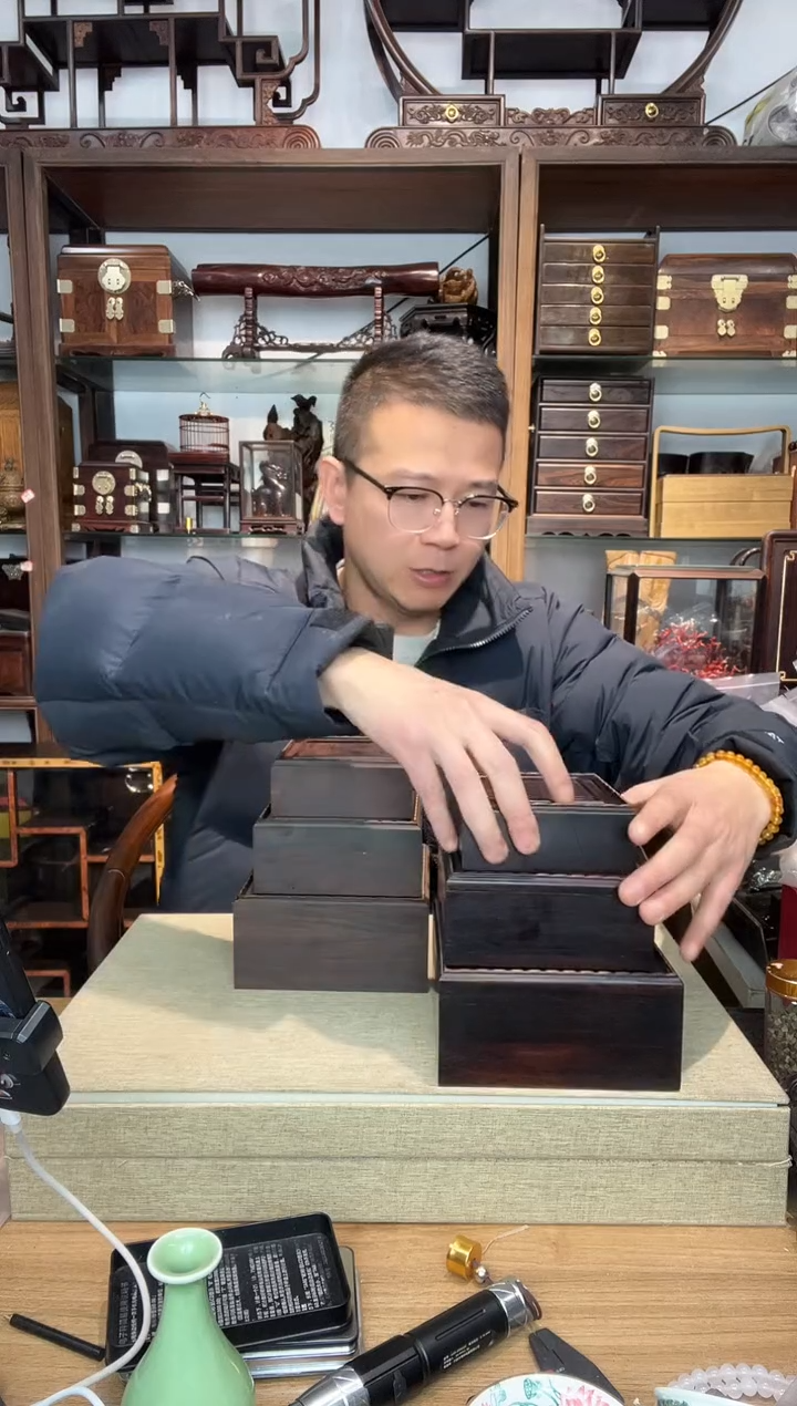 乌木类书架430大叶紫檀抽拉盒6个   大瑕疵