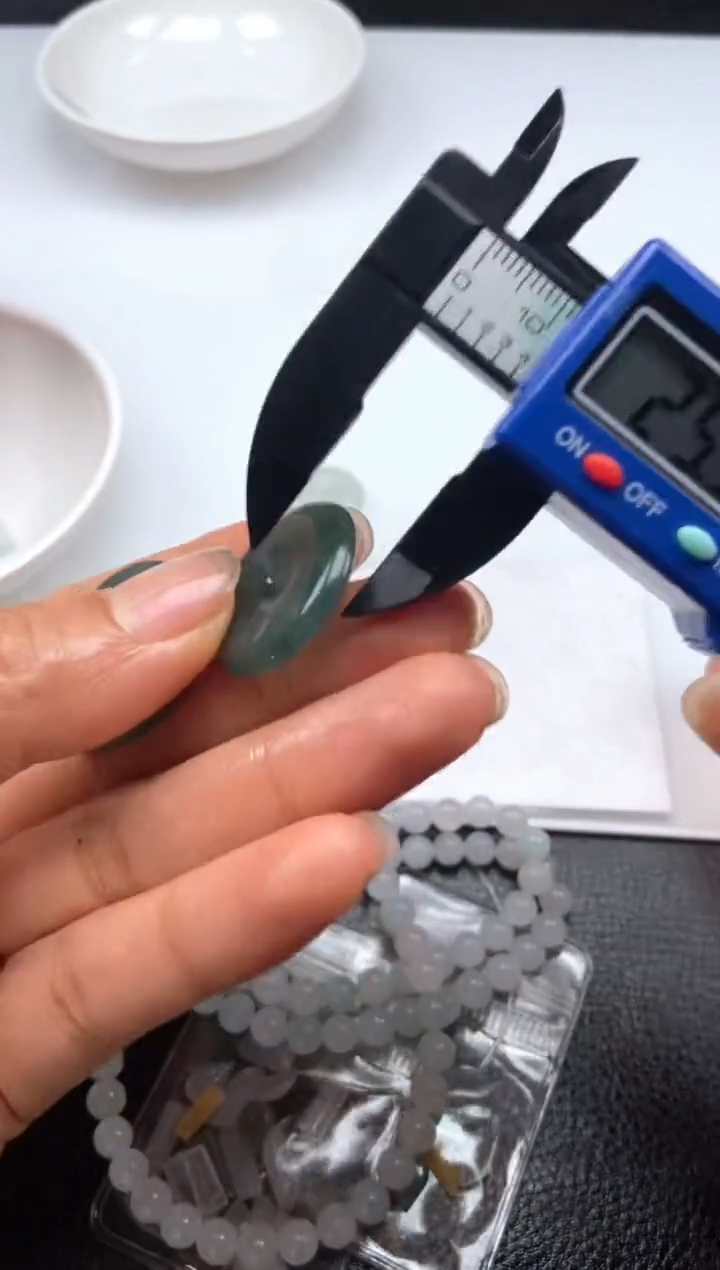 未镶嵌定制翡翠挂件