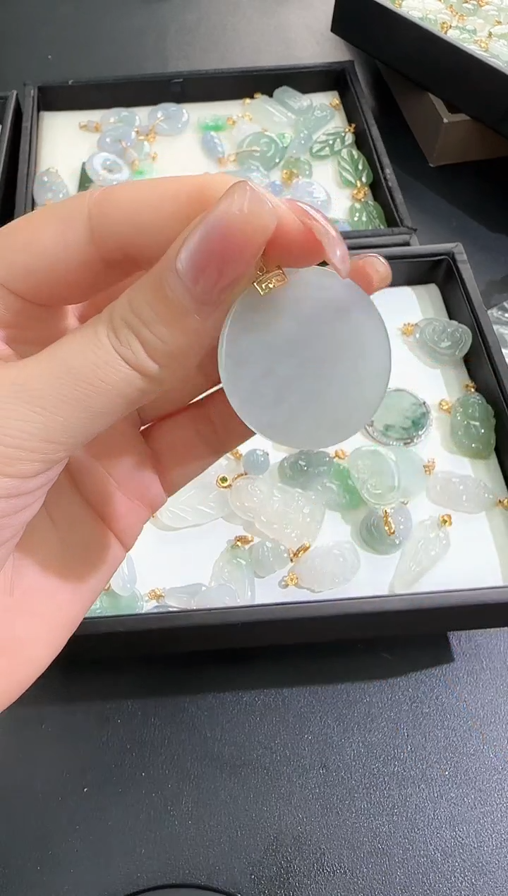 【闪购商品】翡翠颈饰18K金镶嵌 250211205