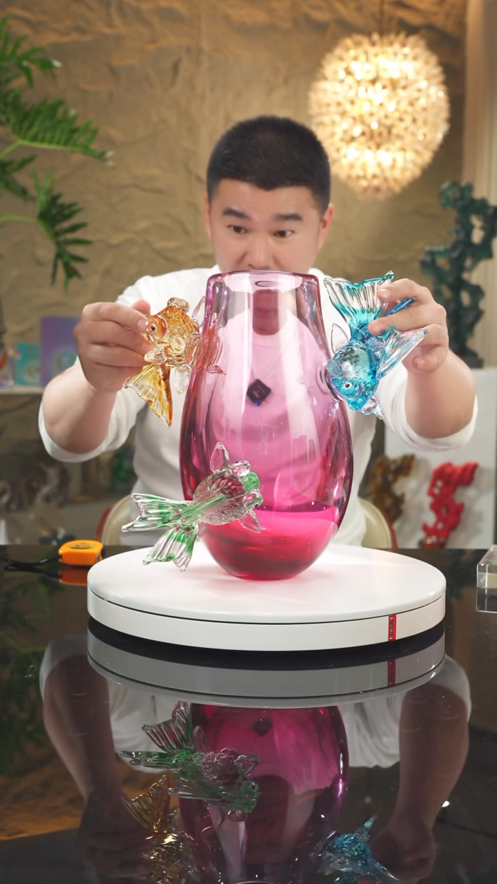 【闪购商品】瓷片设计款金鱼花瓶摆件