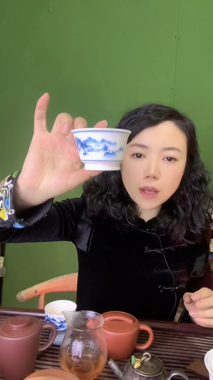 【闪购商品】手绘青花山水主人杯