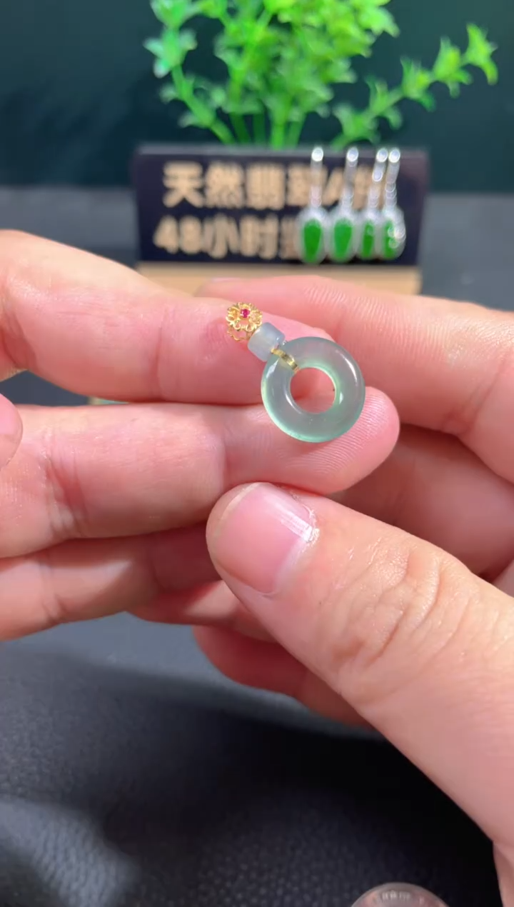 【闪购商品】翡翠颈饰18K金镶嵌翡翠