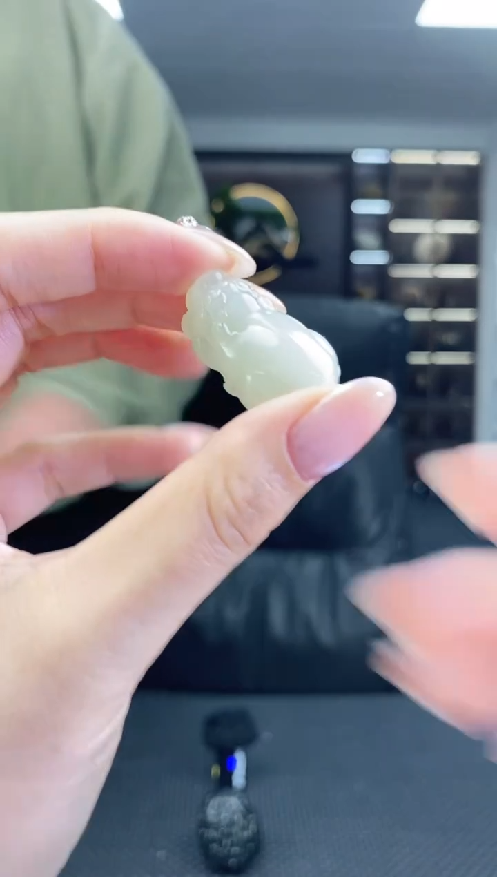 颈饰未镶嵌和田玉貔貅