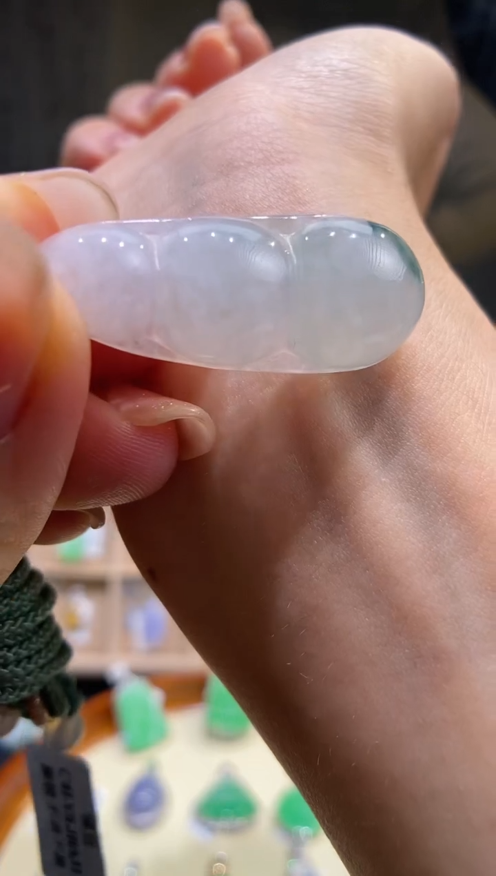 翡翠未镶嵌吊坠(不含链)豆子