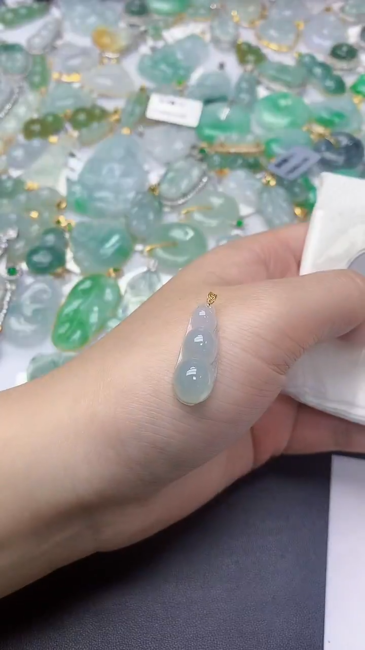 颈饰18K金镶嵌翡翠天然缅甸A货百元以上9元证书费自理