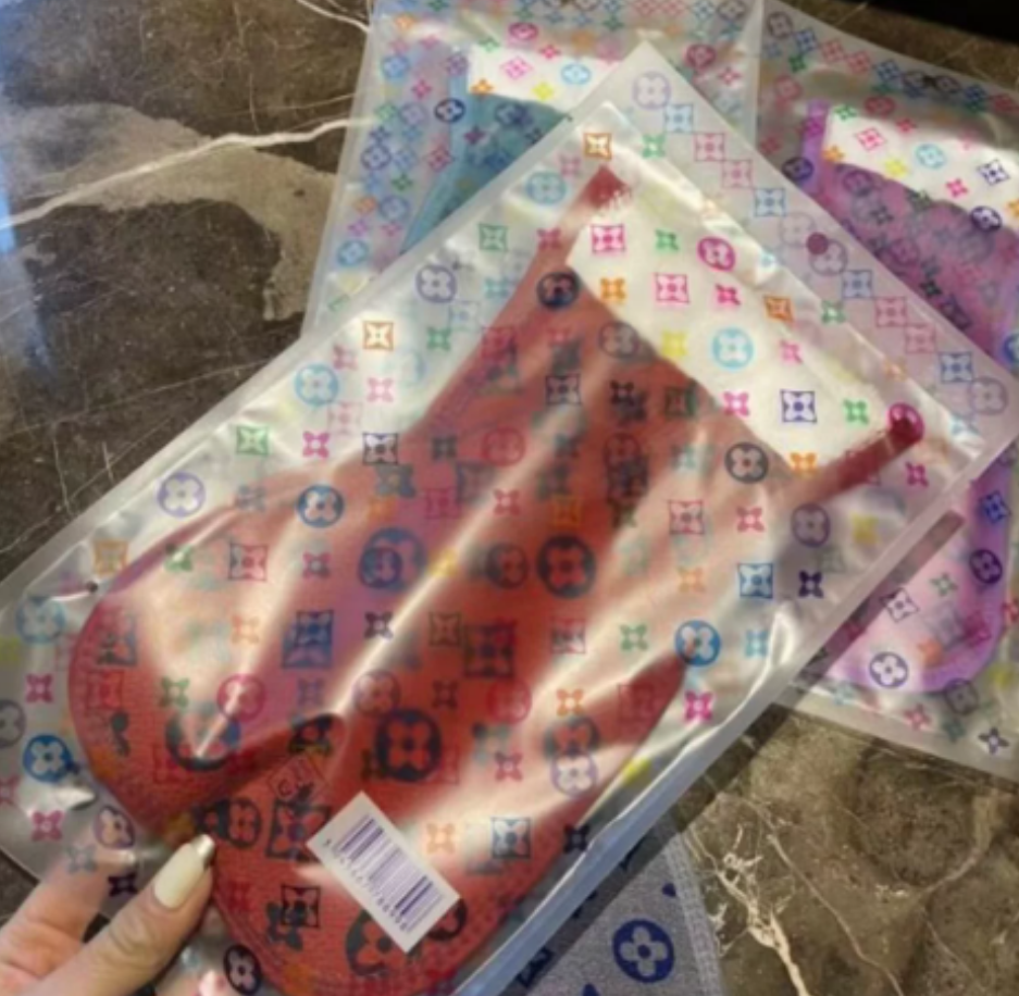 一个澡巾颜色随机