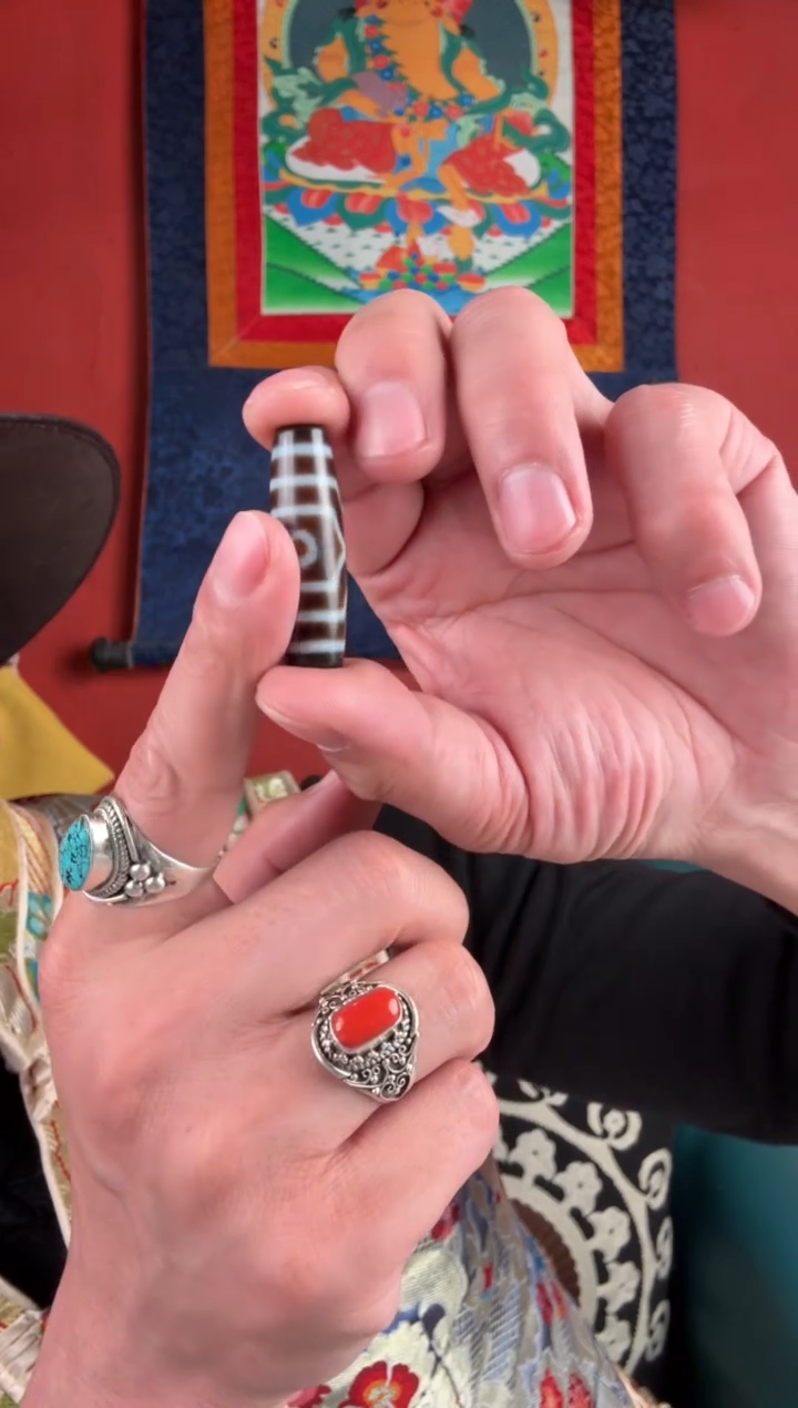 无非金属三眼天珠