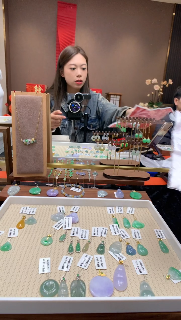 【闪购商品】翡翠手镯未镶嵌手镯55#