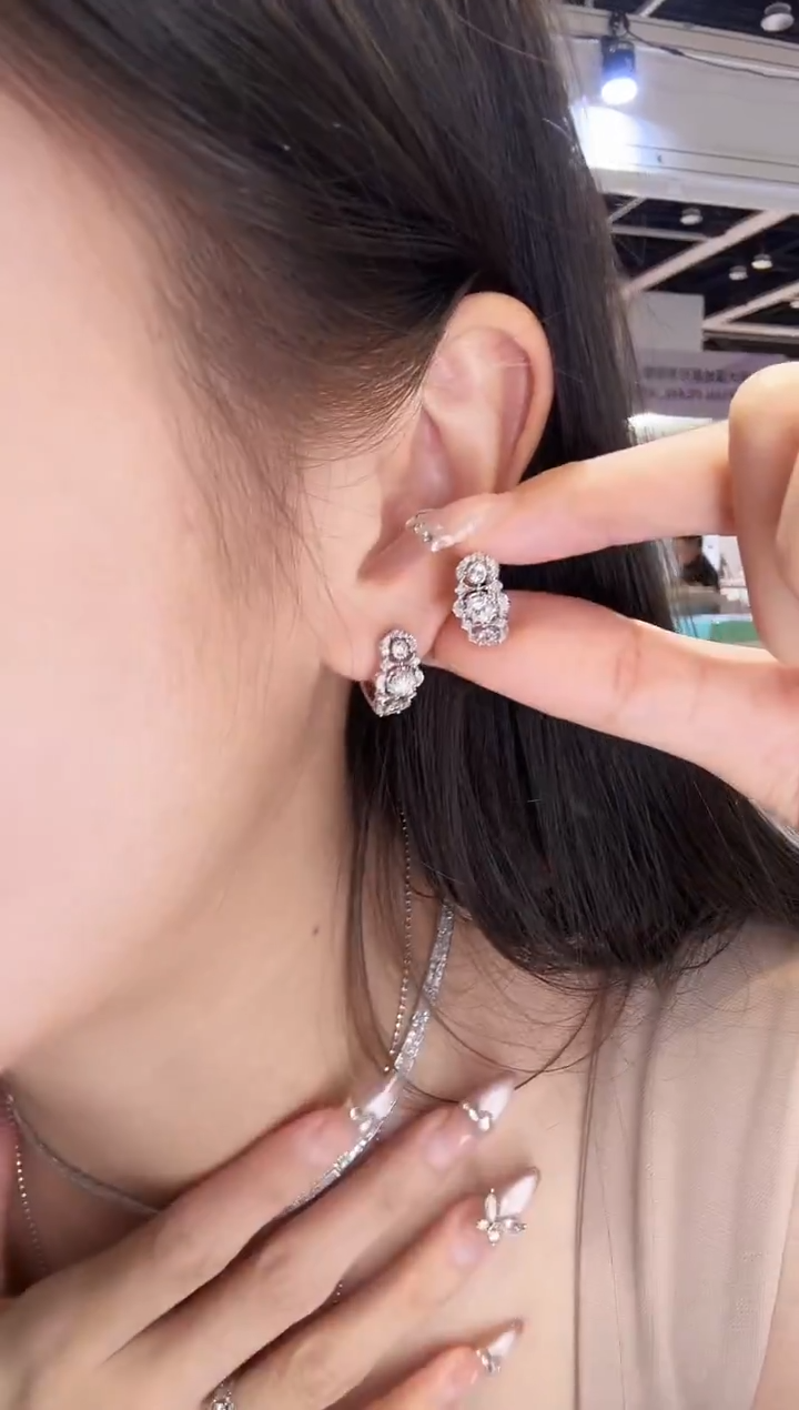 铂Pt950镶嵌耳饰钻石三生石