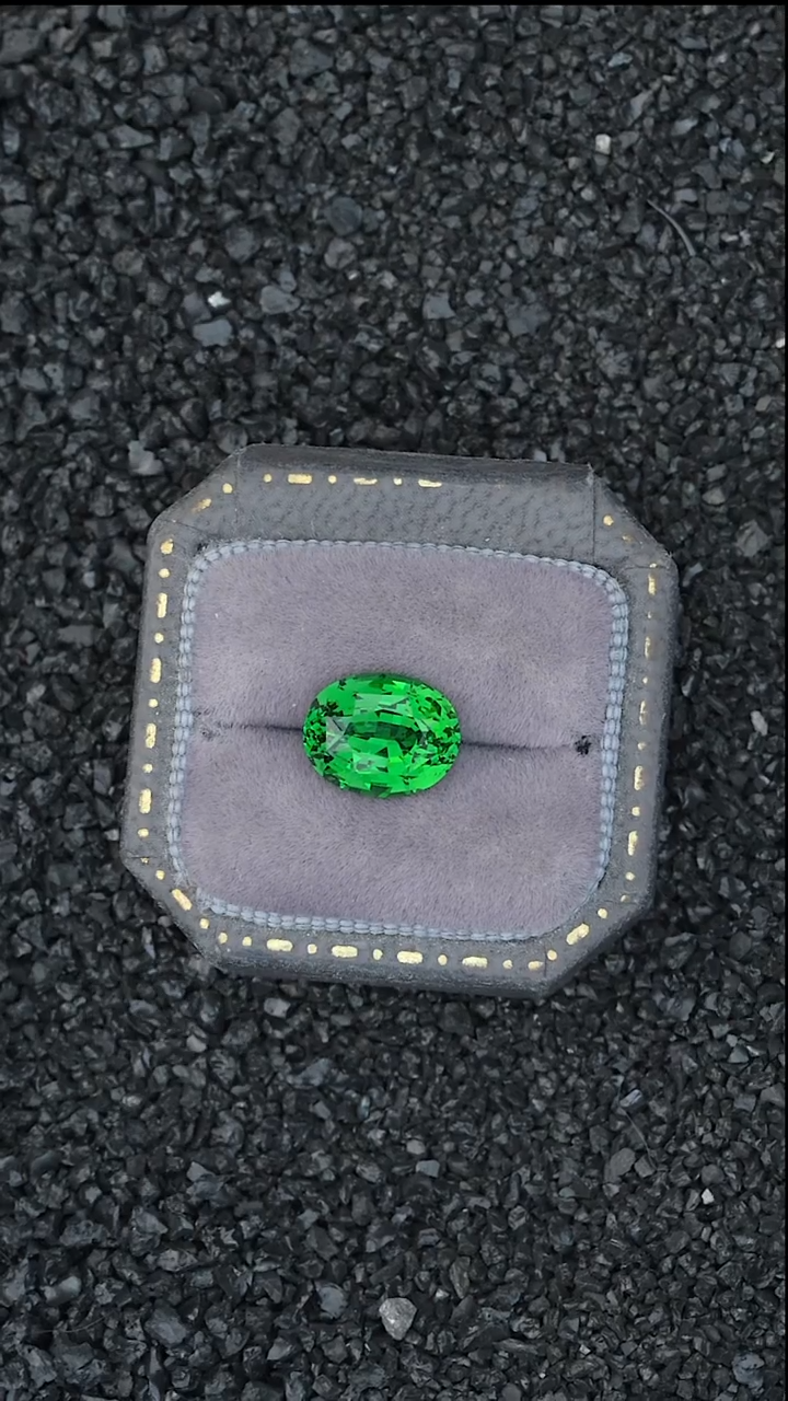 【闪购商品】石榴石（沙弗莱）裸石未镶嵌3.04克拉