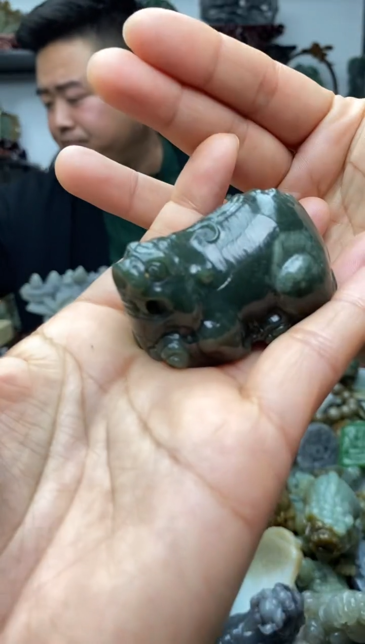 未镶嵌和田玉把件1