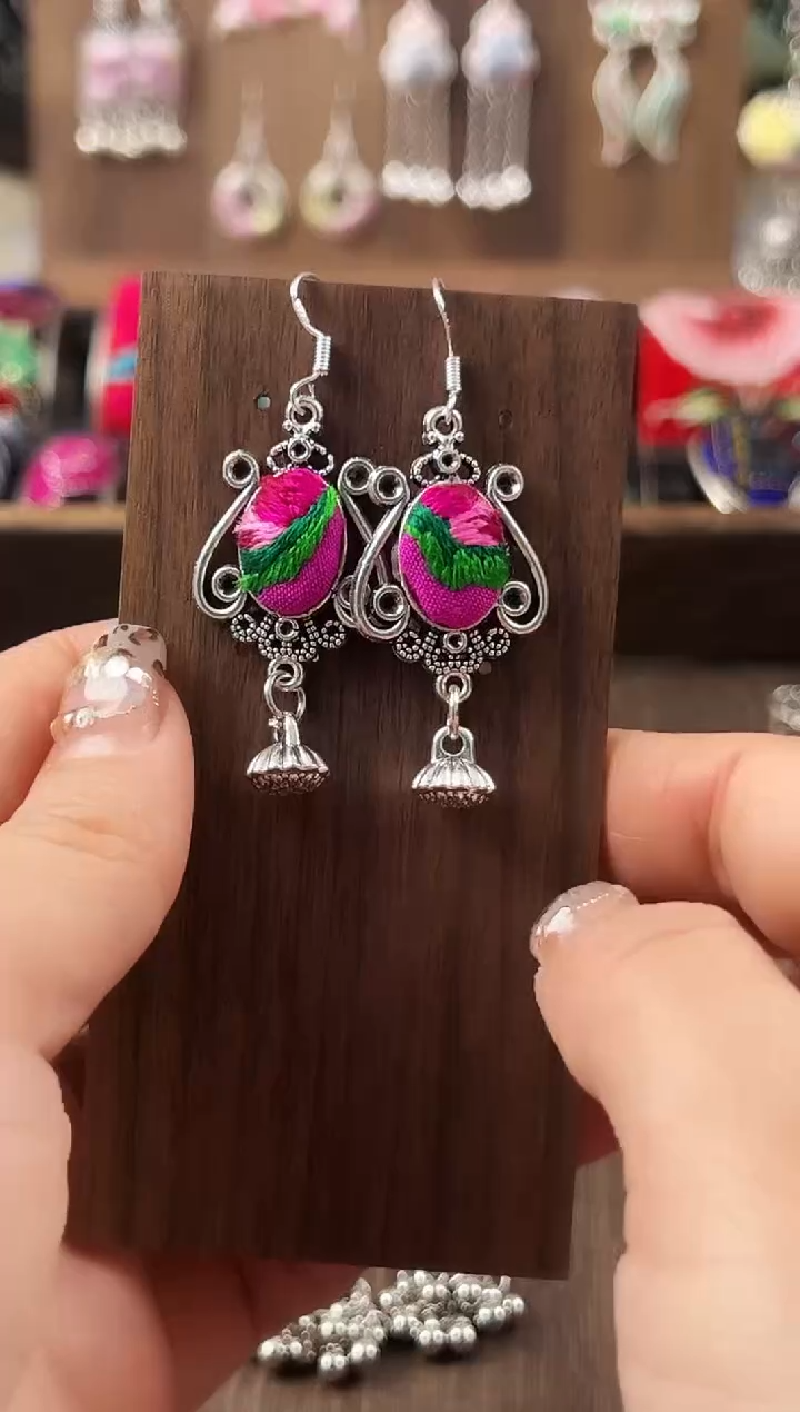 【闪购商品】织绣民族风老绣饰品002